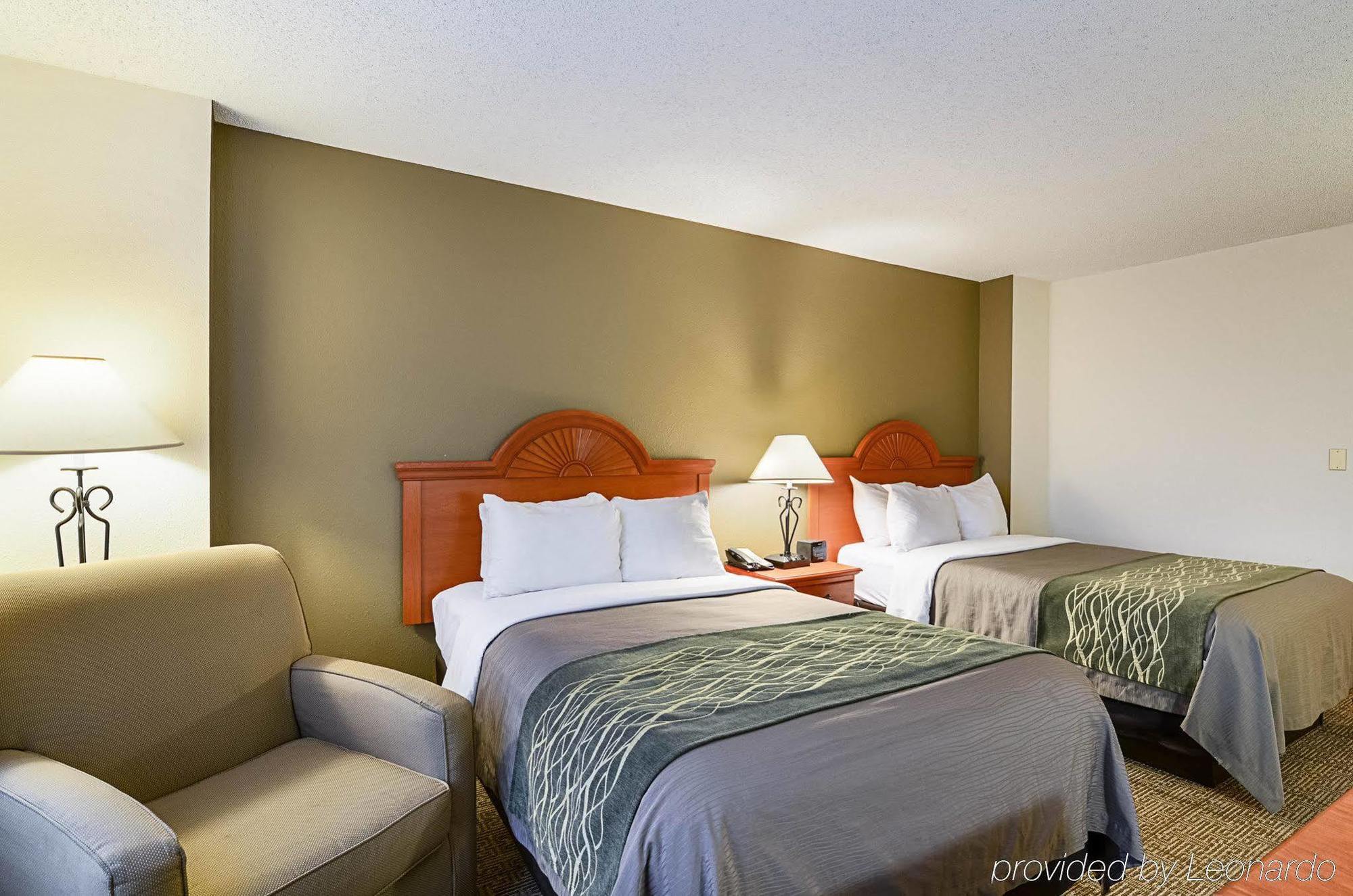 Fairfield Inn & Suites By Marriott Alexandria West/Mark Center Exterior photo